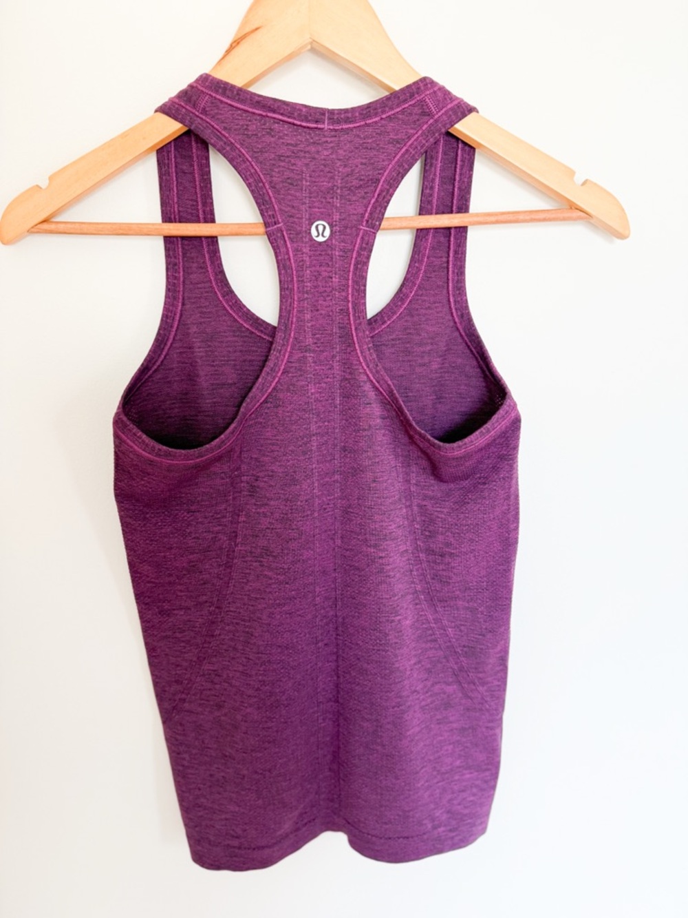 Lululemon Racerback Run Training Tank Top Size 4 Seamless Mesh Athletic Gym - Picture 5 of 6